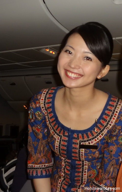 Singapore Airlines flight attendants – Hot Stewardess