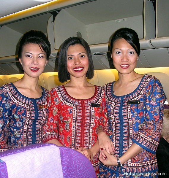 Singapore Airlines flight attendants Hot Stewardess